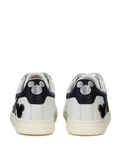Shop Moa Master Of Arts Trainer Moa Mickey Mouse In Pelle Bianca E Nera In Bianco