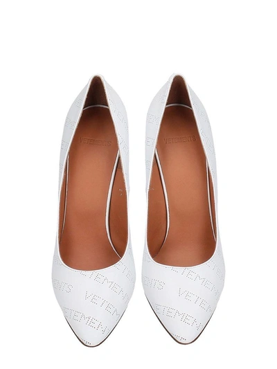 Shop Vetements Logo Pump In White