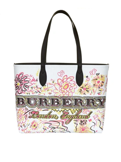 Shop Burberry Large Doodle Tote In Biancao-nero
