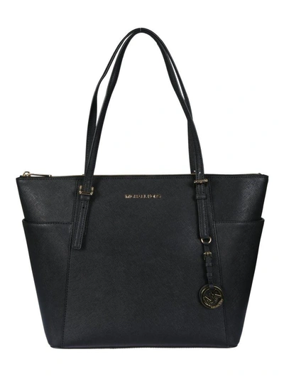 Shop Michael Kors Classic Shoulder Bag In Black