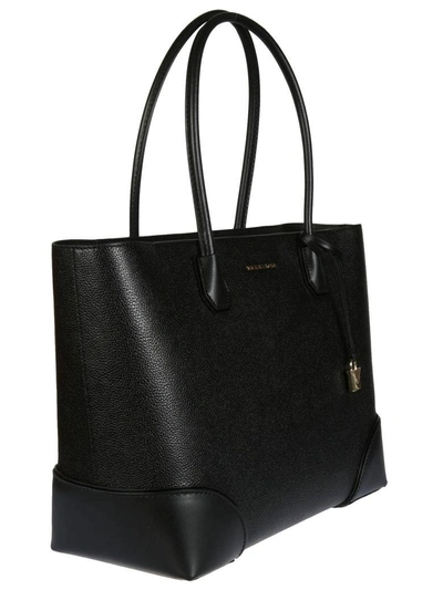 Shop Michael Kors Classic Shoulder Bag In Nero