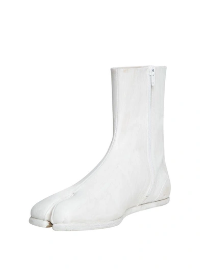 Shop Maison Margiela Painted Tabi Leather Boots In Bianco