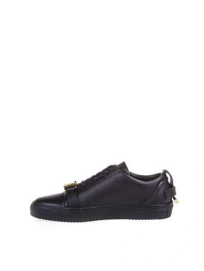 Shop Buscemi Grained Leather Low-top Sneakers In Black