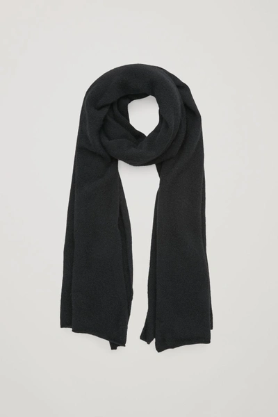 Shop Cos Unisex Cashmere Scarf In Black