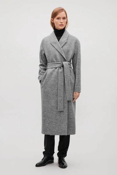 Belted grey coat in wool