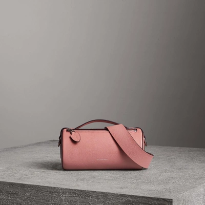 Shop Burberry The Leather Barrel Bag In Dusty Rose