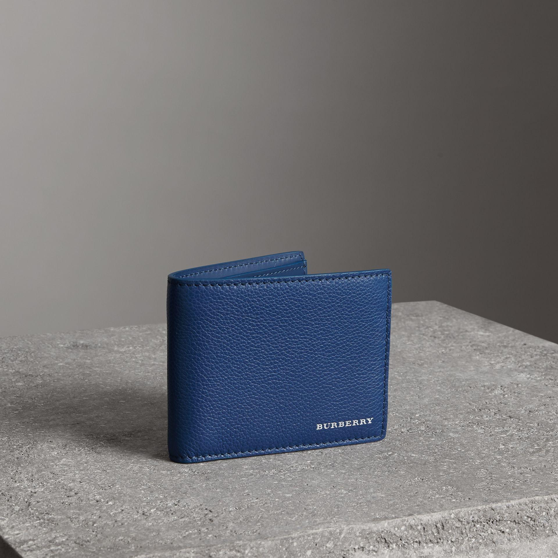 burberry grainy leather bifold wallet