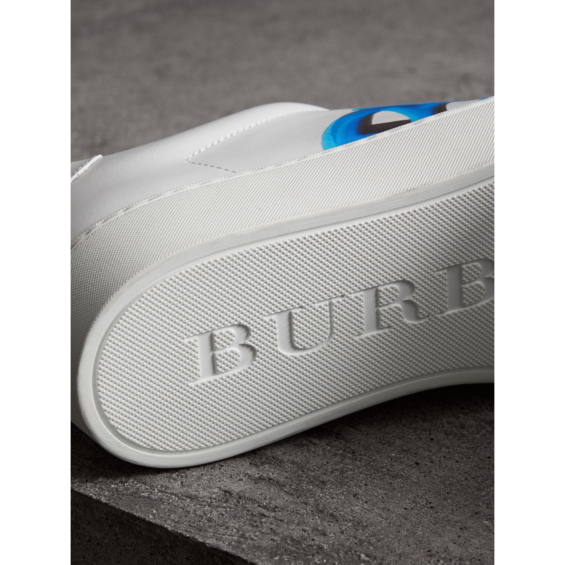 burberry graffiti sneaker