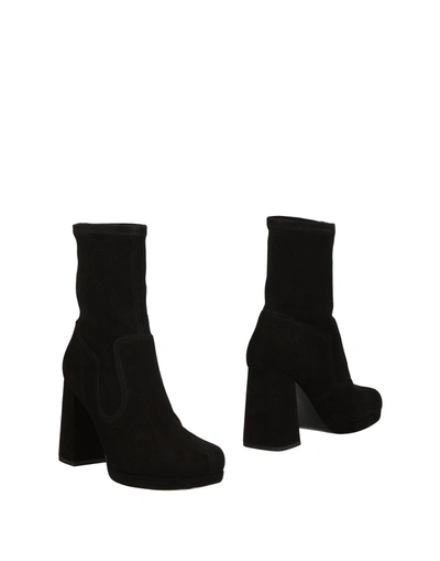 Shop Marc Jacobs Ankle Boot In Black