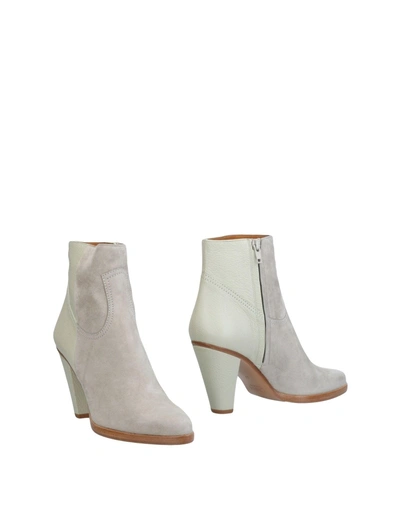 Shop Chloé Ankle Boot In Light Grey