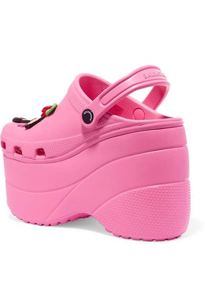 fedme enkelt gang arkitekt Balenciaga + Crocs Embellished Rubber Platform Sandals In Pink | ModeSens