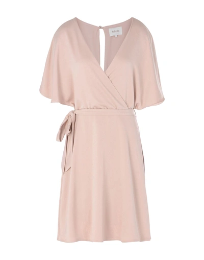 Shop Adorée Kurzes Kleid In Pale Pink