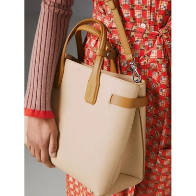 Shop Burberry The Medium Banner In Two-tone Leather In Limestone/cornflower Yellow