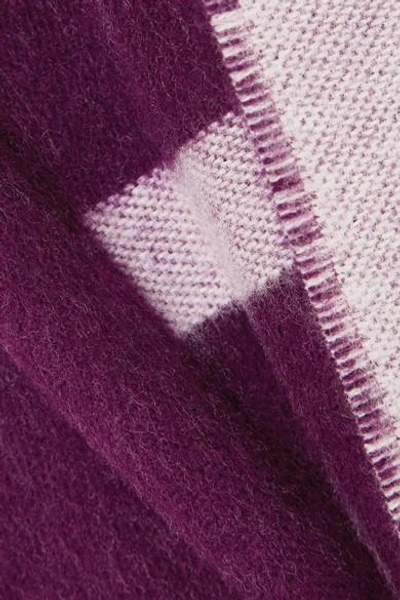 Shop Balenciaga Frayed Wool-jacquard Scarf In Burgundy