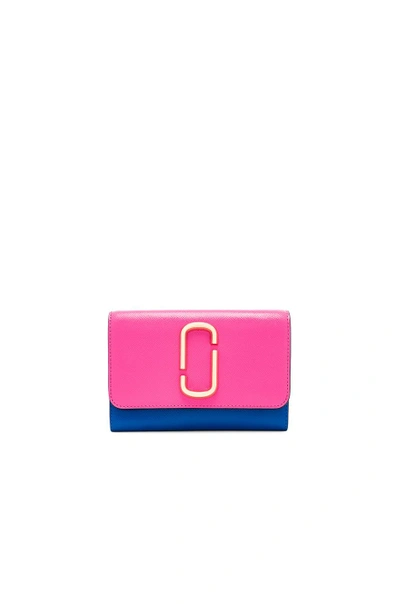 Shop Marc Jacobs Wallet On Chain Bag In Fuchsia