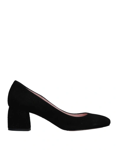 Shop Anna F. Pump In Black