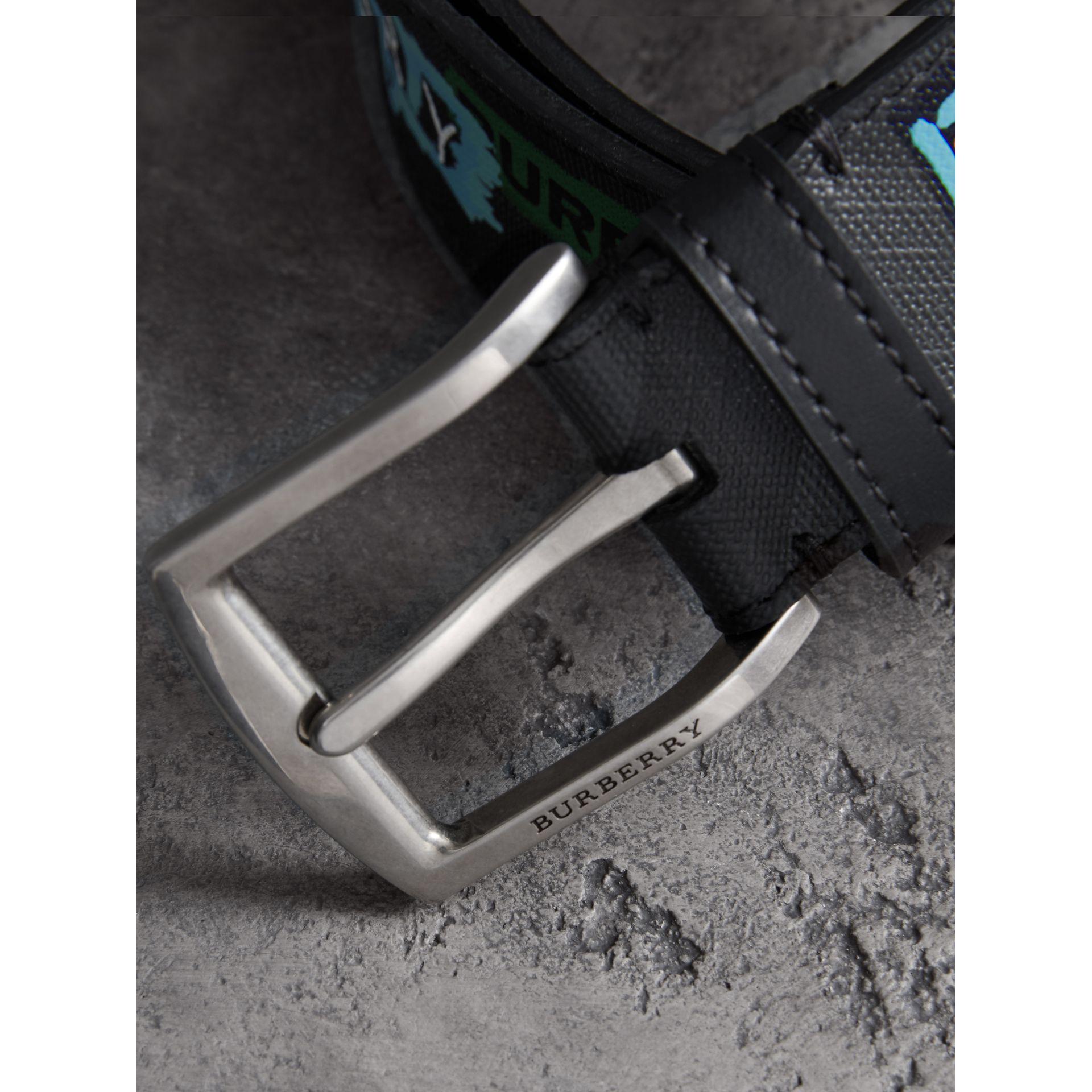 burberry tag print london check belt