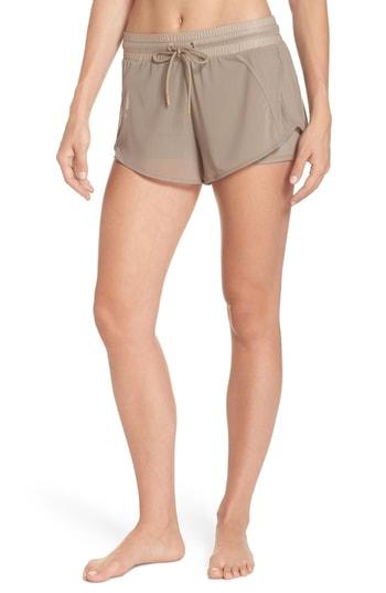 alo yoga ambience short