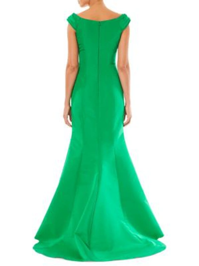 Shop Carolina Herrera Fitted V-neck Gown In Emerald