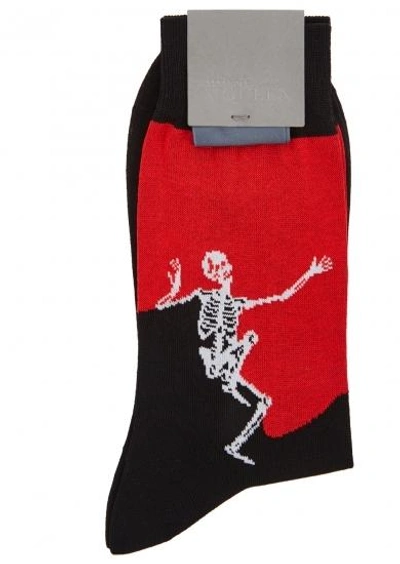 Shop Alexander Mcqueen Dancing Skeleton Cotton-blend Socks In Black And Red
