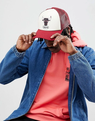 Shop Mitchell & Ness Distressed Trucker Cap Chicago Bulls Exclusive To Asos - Red
