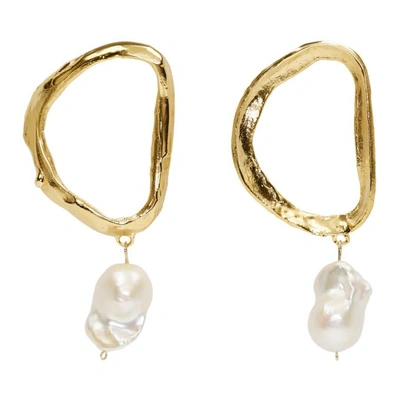 Shop Alighieri Gold Dantes Shadow Pearl Earrings