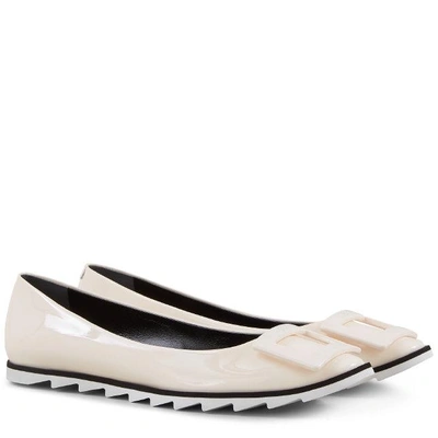 Shop Roger Vivier Ballerina Viv' Gommette In Off White