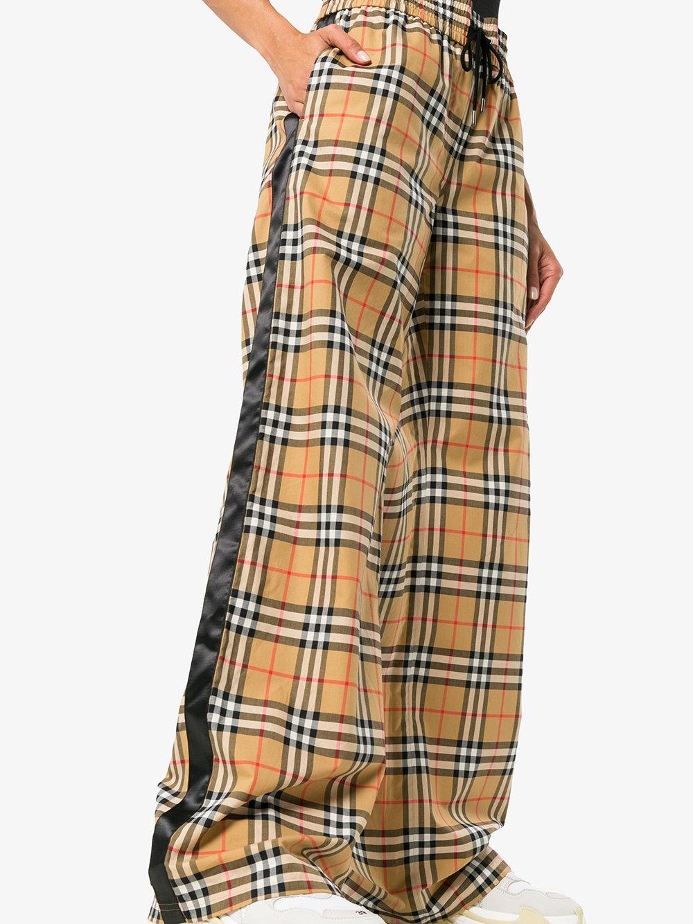 Burberry Hose Mit Vintage Check Muster Und Zugbandverschluss In Yellow Modesens