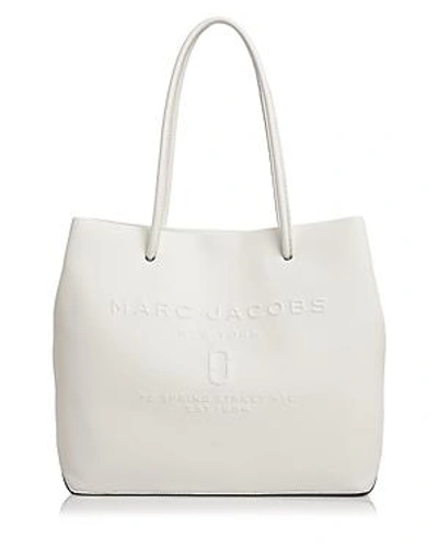 Shop Marc Jacobs Logo East/west Leather Tote In Porcelain/gold
