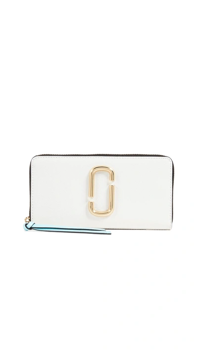 Shop Marc Jacobs Snapshot Standard Continental Wallet In Porcelain