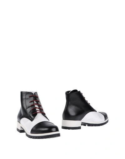 Shop Tipe E Tacchi Ankle Boot In Black
