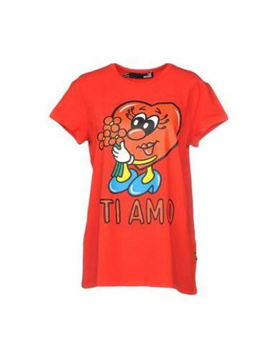 Shop Love Moschino T-shirts In Red