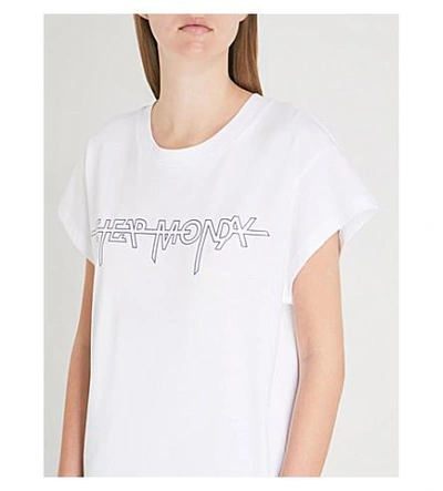 Shop Cheap Monday 屏幕 黑客 标志-打印 棉-球衣 吨-衬衫 In White