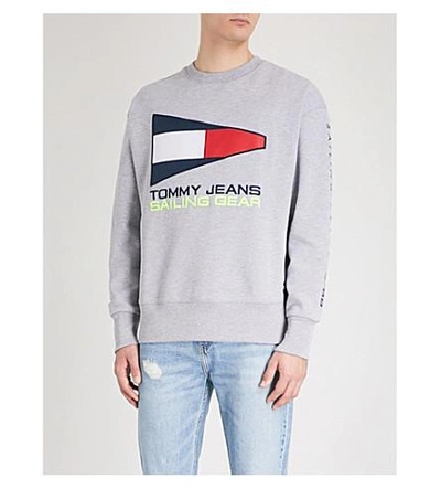 Mål Eller senere damper Tommy Jeans 90s Sailing Capsule Flag Logo Crew Neck Sweatshirt In Gray Marl  - Gray In Grey | ModeSens