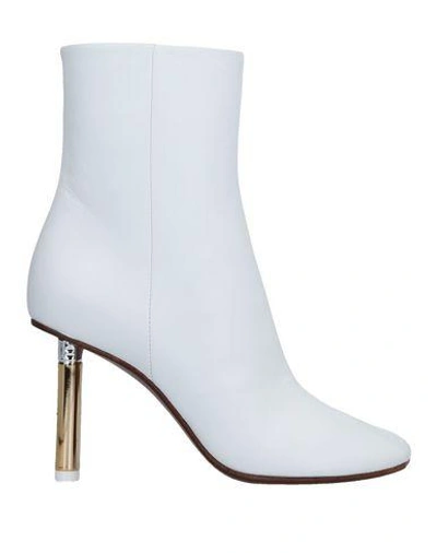 Shop Vetements Ankle Boot In White