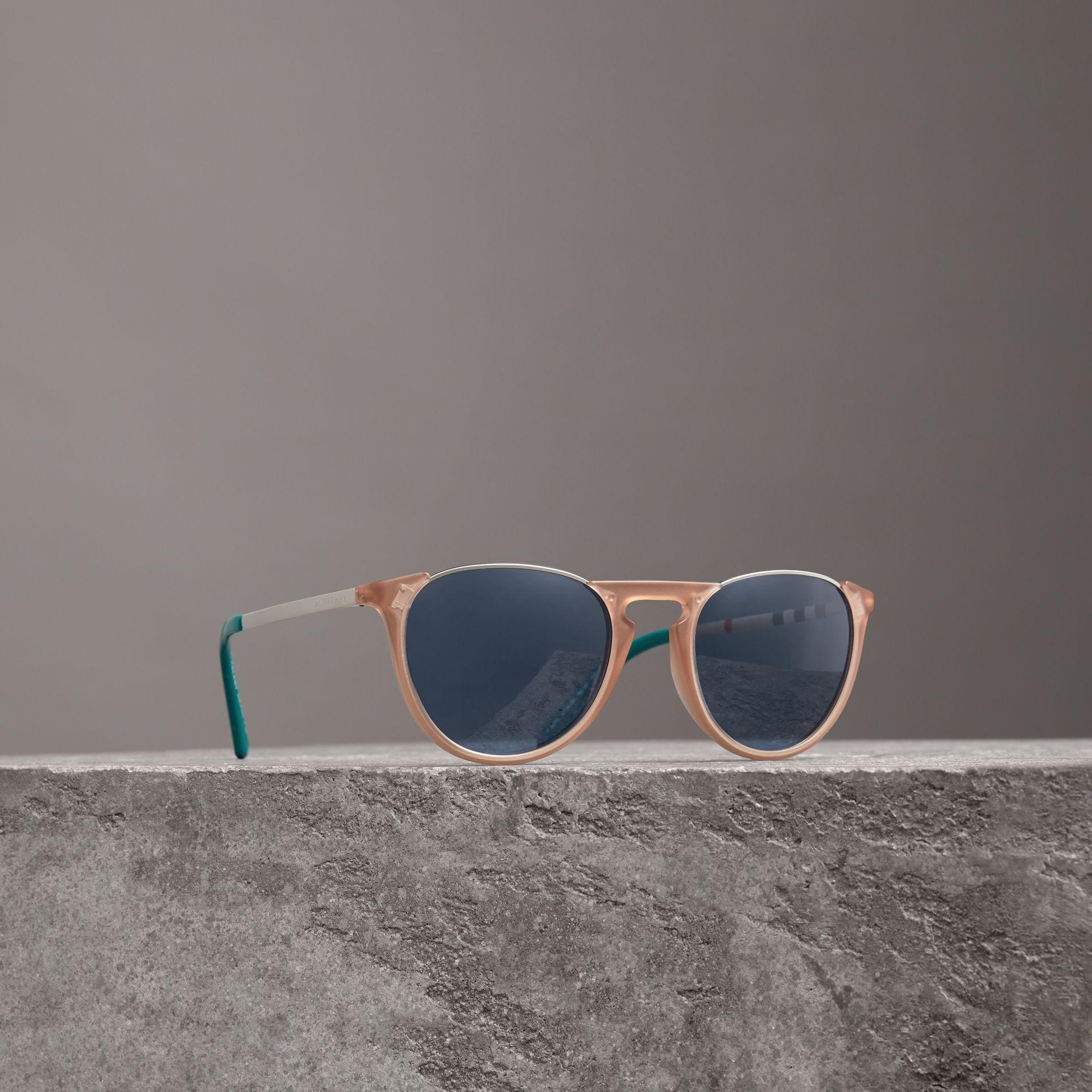 burberry keyhole round frame sunglasses