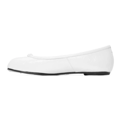 Shop Maison Margiela White Patent Tabi Ballerina Flats In T1003 White