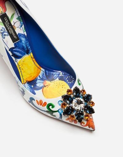 Shop Dolce & Gabbana Printed Patent Leather Pumps With Brooch Detail In Majolica Print