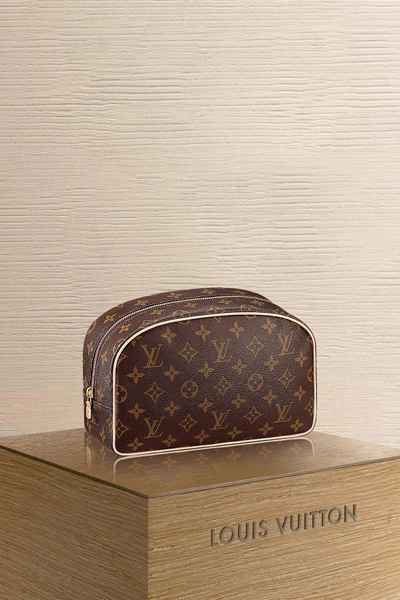 Louis Vuitton Toiletry Bag 25 | ModeSens