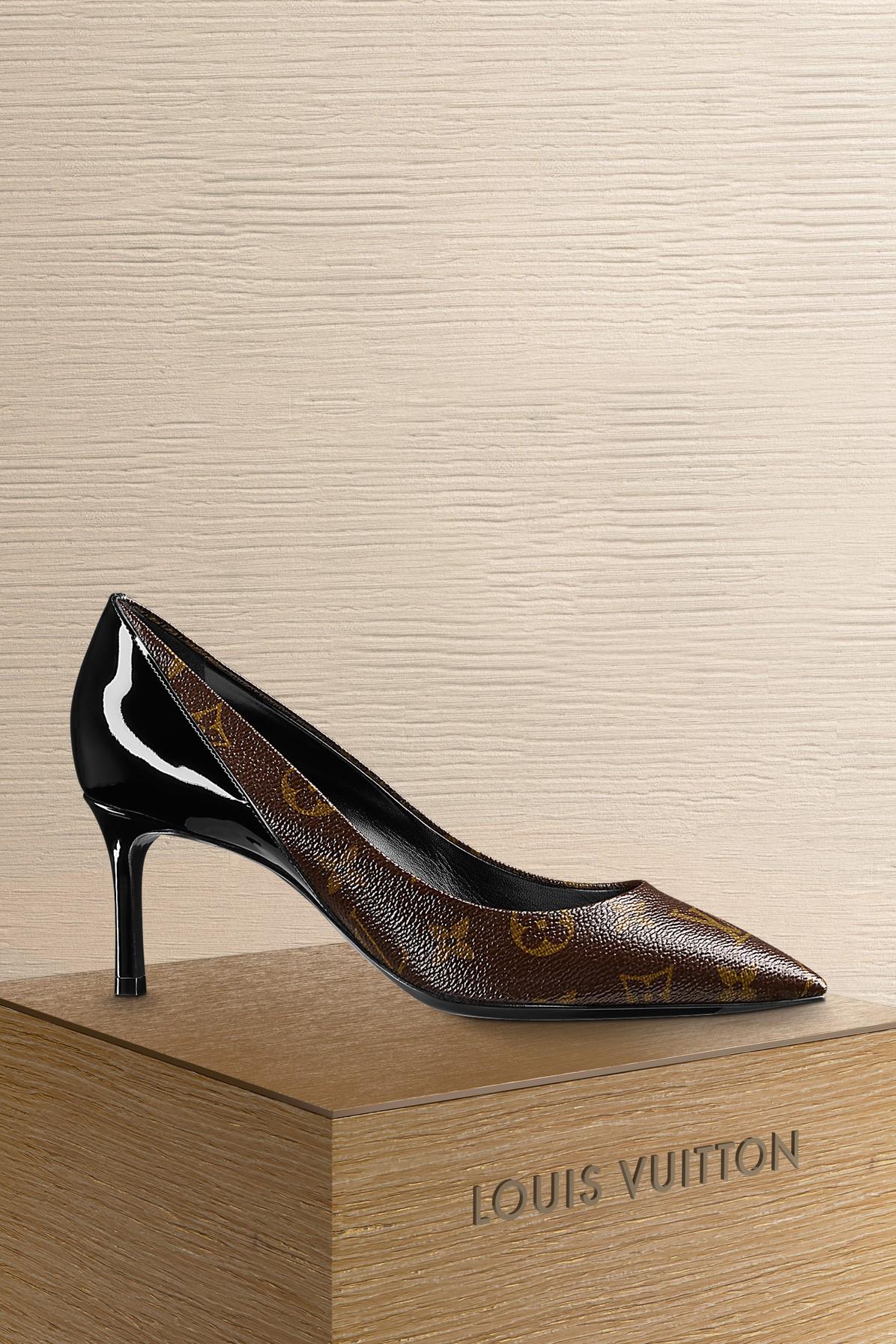 Louis Vuitton Cherie Pump In Denim Noir | ModeSens