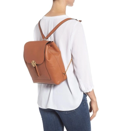 Shop Tory Burch Chelsea Leather Backpack In Classic Tan
