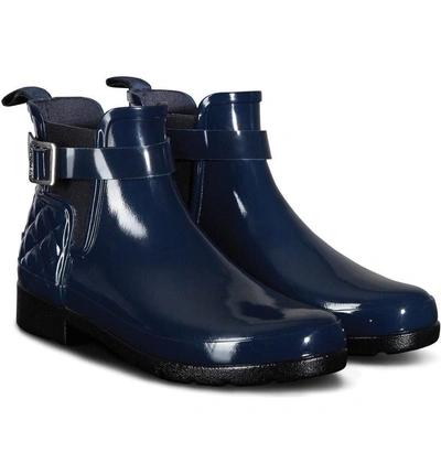Shop Hunter Original Refined Quilted Gloss Chelsea Boot In Navy