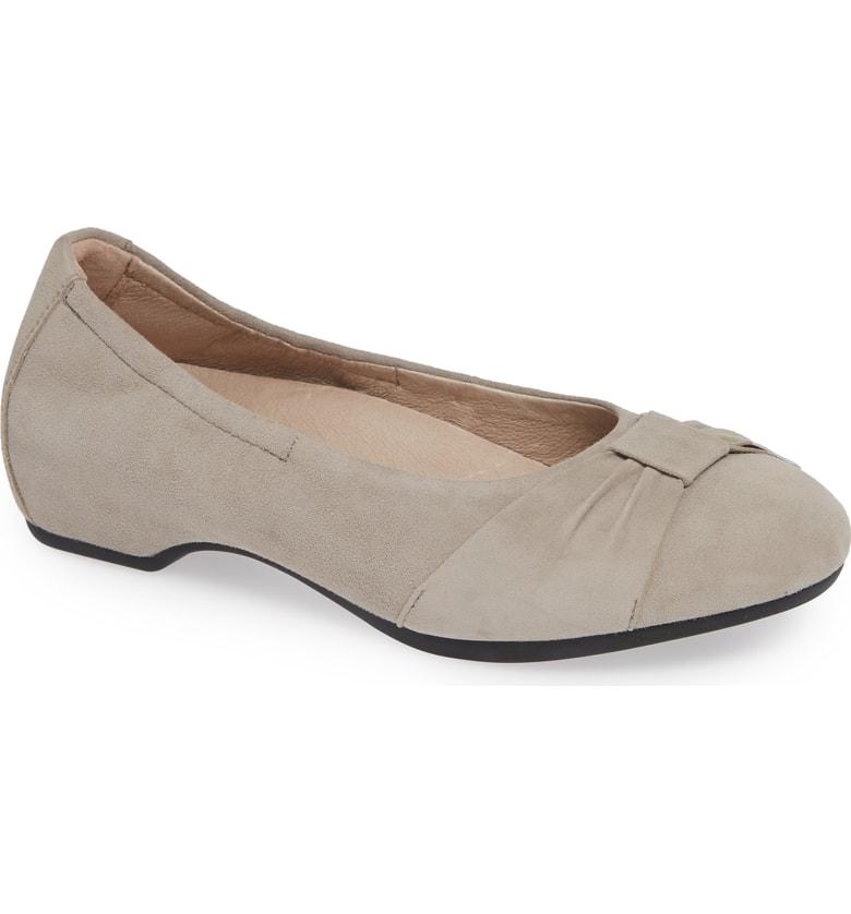 dansko lina bow pump