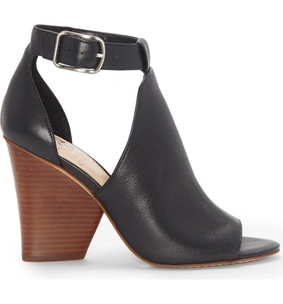 Vince shop camuto adaren