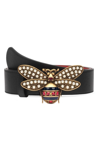 Shop Gucci Embellished Bee Clasp Leather Belt In Nero/ Cream