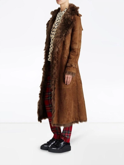 Shop Burberry Trenchcoat Aus Shearling - Braun In Brown