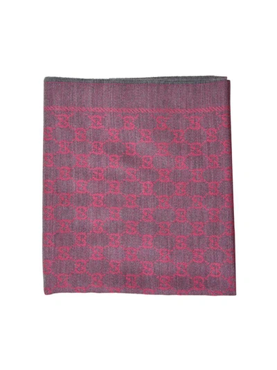 Shop Gucci Gg Jacquard Wool Scarf In Grigio-fucsia