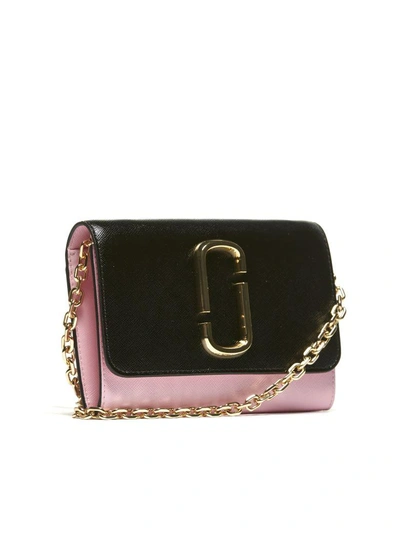 Shop Marc Jacobs Snapshot Chain Wallet In Nero Rosa