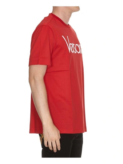 Shop Versace Logo Vintage T-shirt In Red