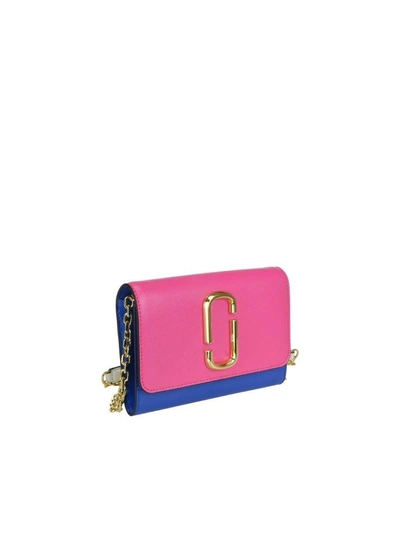 Shop Marc Jacobs Snapshot Chain Wallet In Vivid Pink Multi